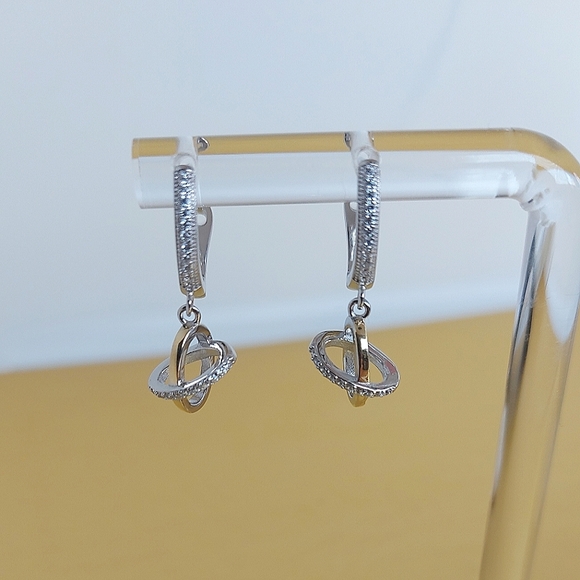 925 Sterling Silver Gold Plated Earrings. - Picture 4 of 4